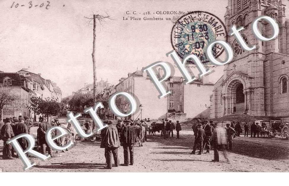 La Place Gambetta un jour de Marche