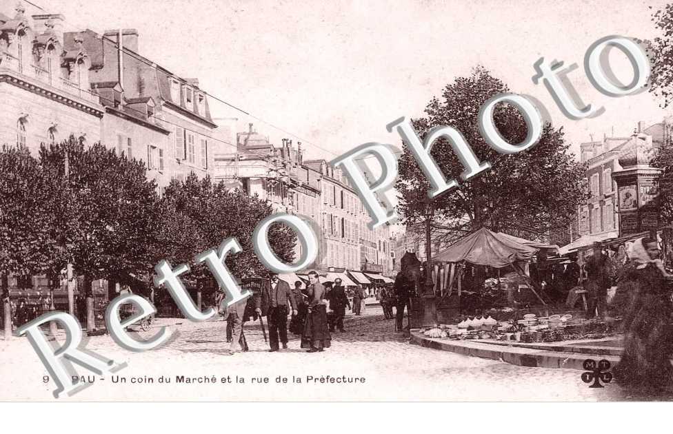 Un coin du marché et la Rue de la Prefecture