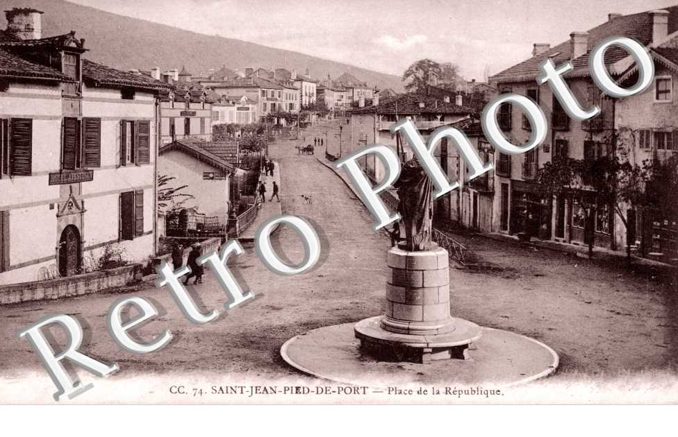 PLACE DE LA REPUBLIQUE