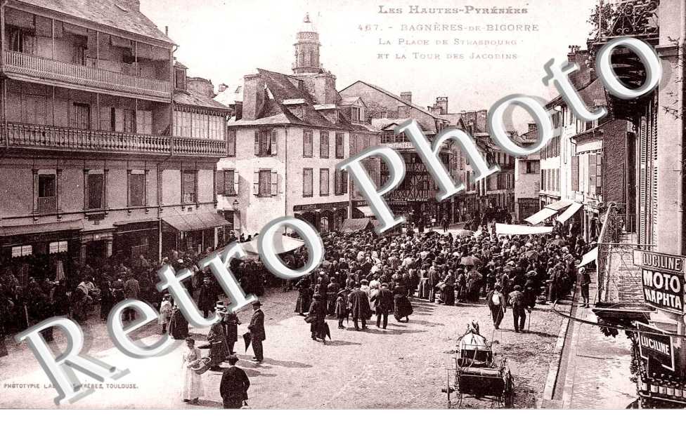 la Place de Strasbourg et la tour des Jacobins