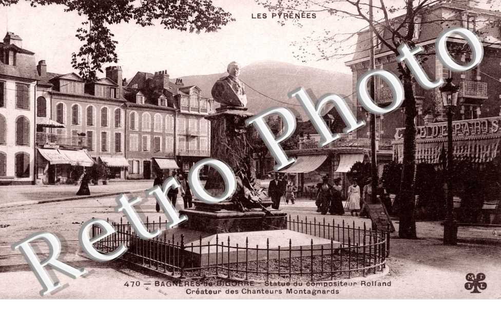Statue du Compositeur Rolland Createur des Chanteurs Montagnards