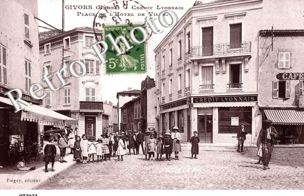 Credit Lyonnais - Place de l'hotel de ville