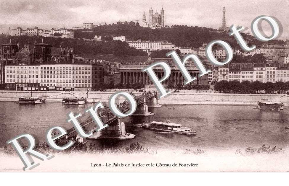 Le palais de justice et le coteau de fourviere  La tour et le restaurant Gay