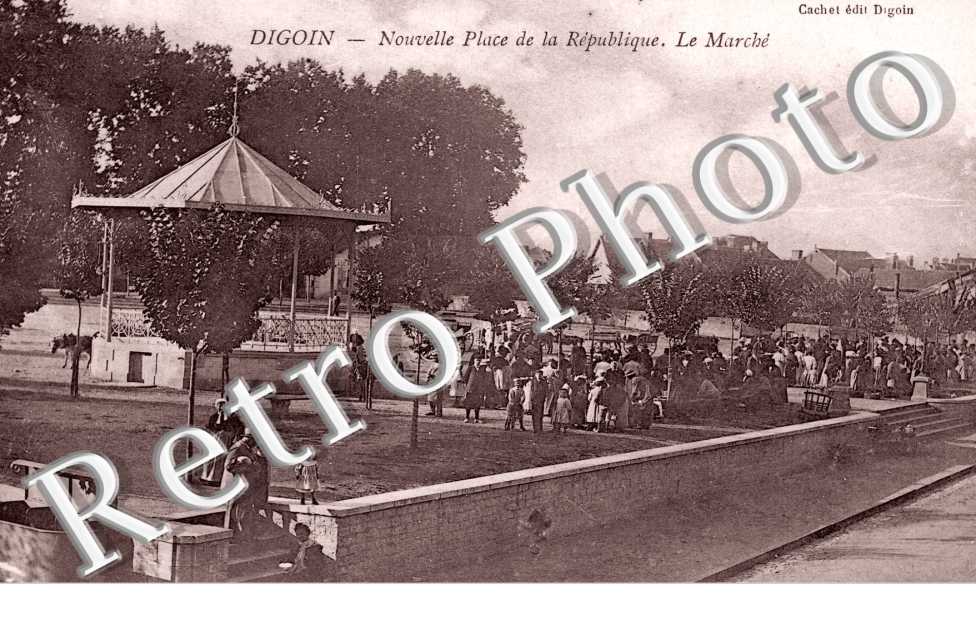 Nouvelle place de la republique - le marche