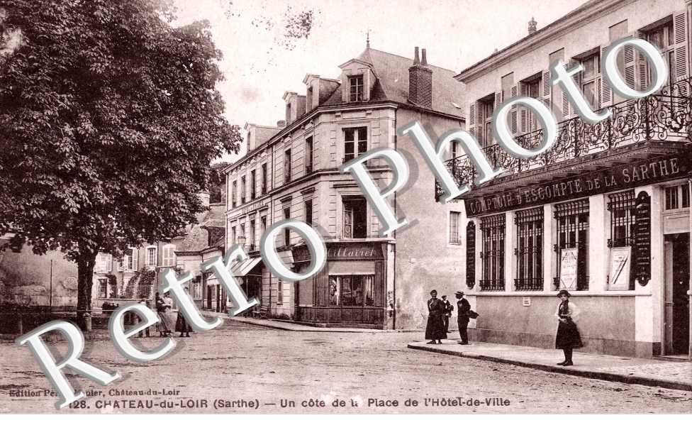 Un coin de la place de l'hotel de ville