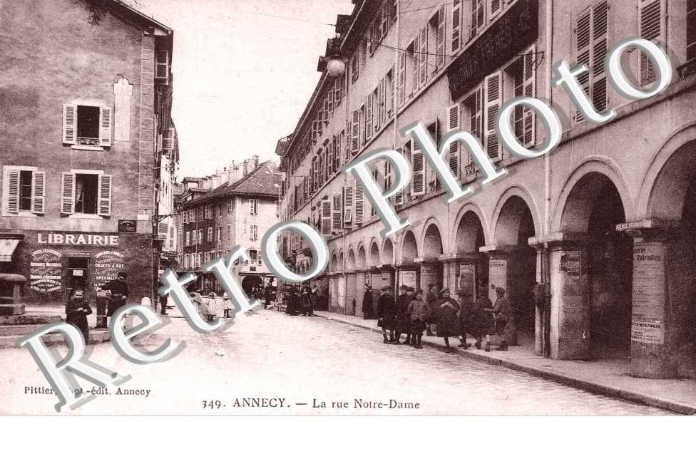 LA RUE NOTRE DAME