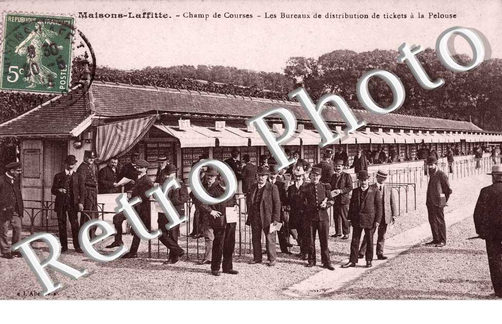 CHAMP DE COURSES Les bureaux de distribution de tickets a la pelouse