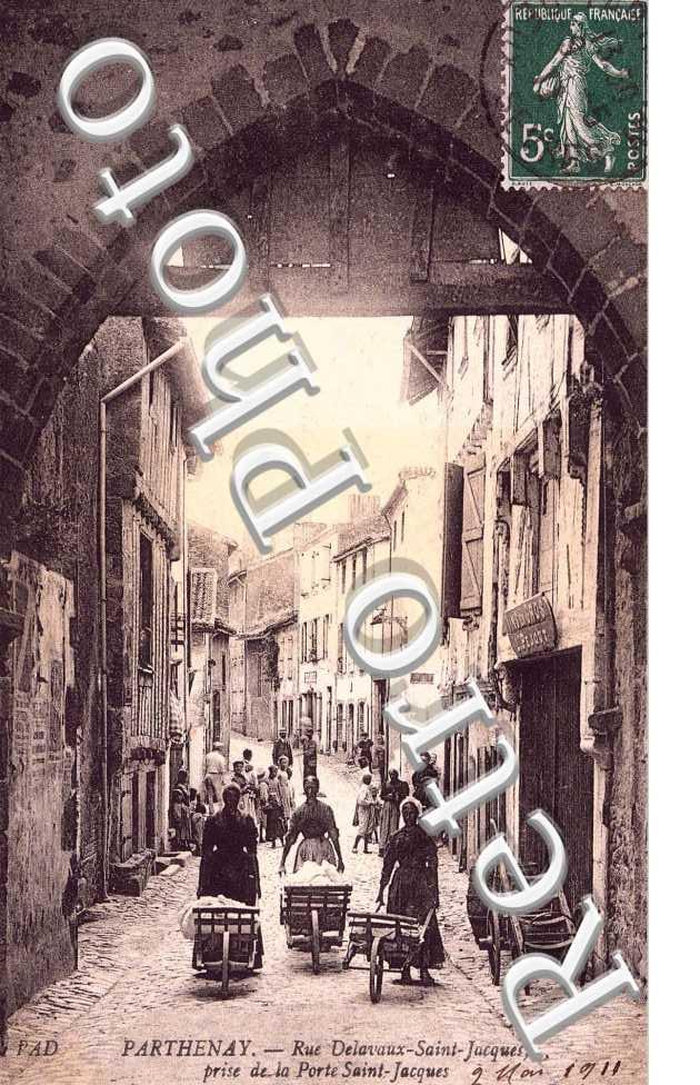 Rue Delavaux Saint Jacques prise de la porte St Jacques