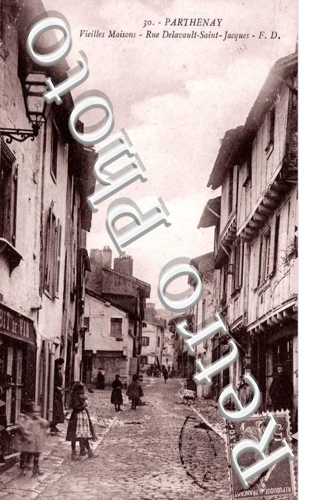 Vieille Maisons. Rue Delavault Saint Jacques