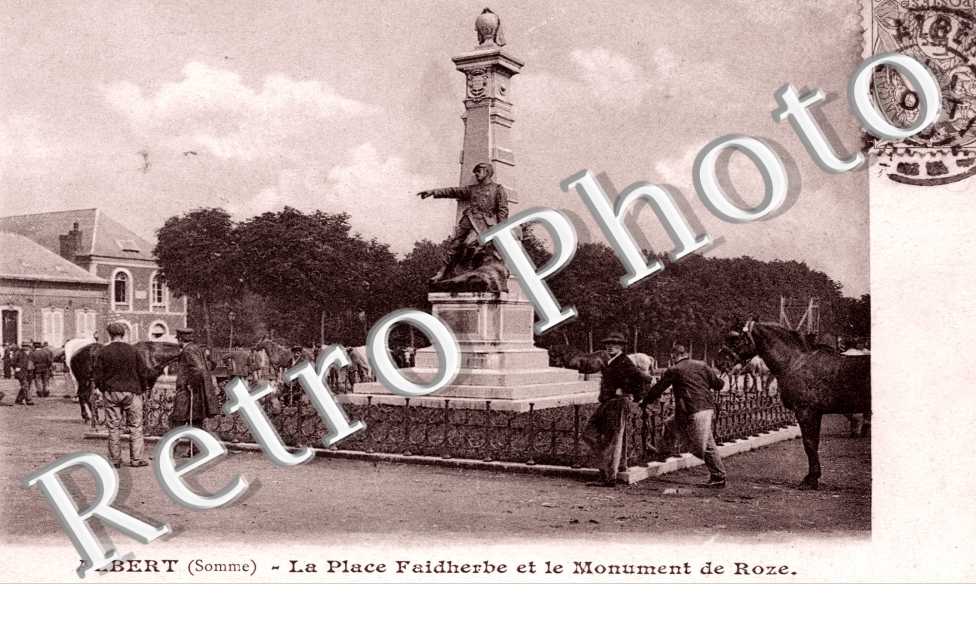 La Place Faidherbe et le Monument de Roze