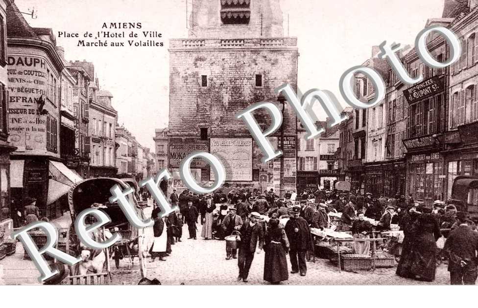 Place de l&#039;hotel de ville - marche aux volailles