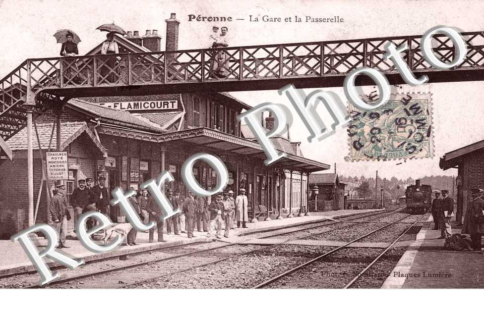 La gare et la passerelle