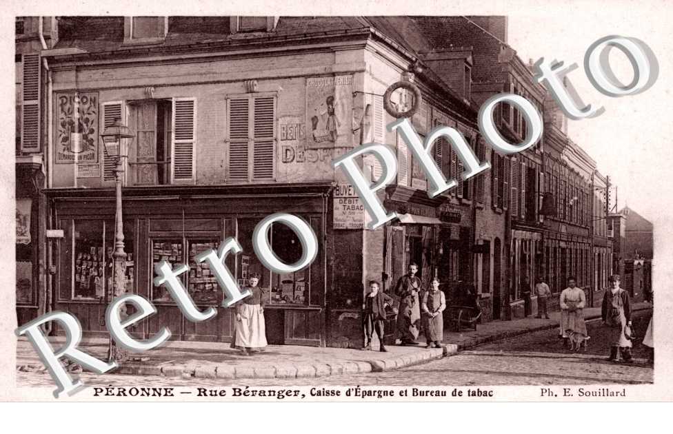 Rue Beranger , la Caisse d&#039;Epargne et le Bureau de Tabac