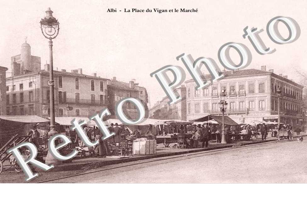 La place du Vigan et le Marche