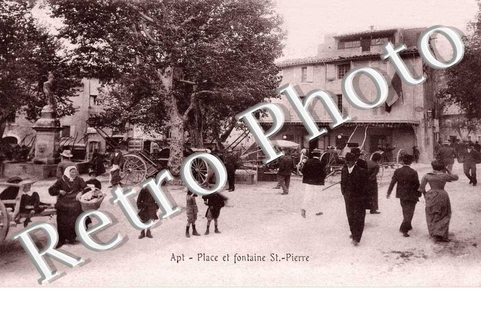 PLACE ET FONTAINE SAINT PIERRE