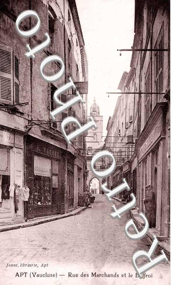 Rue des Marchands et Le Beffroi