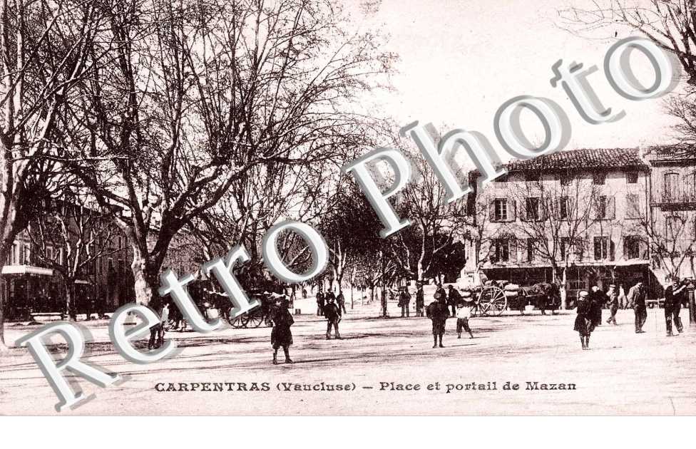 Place et Portail de Mazan
