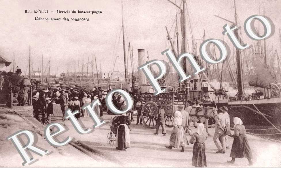 Arrivee du bateau Poste - Debarquement des Passagers