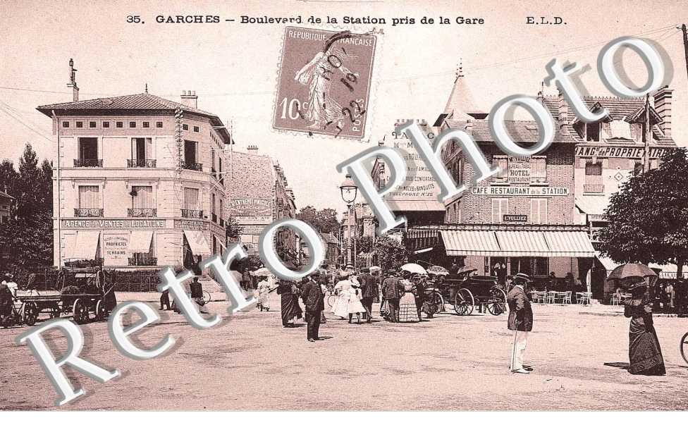 Boulevard de la station pris de la gare - Restaurant de la station