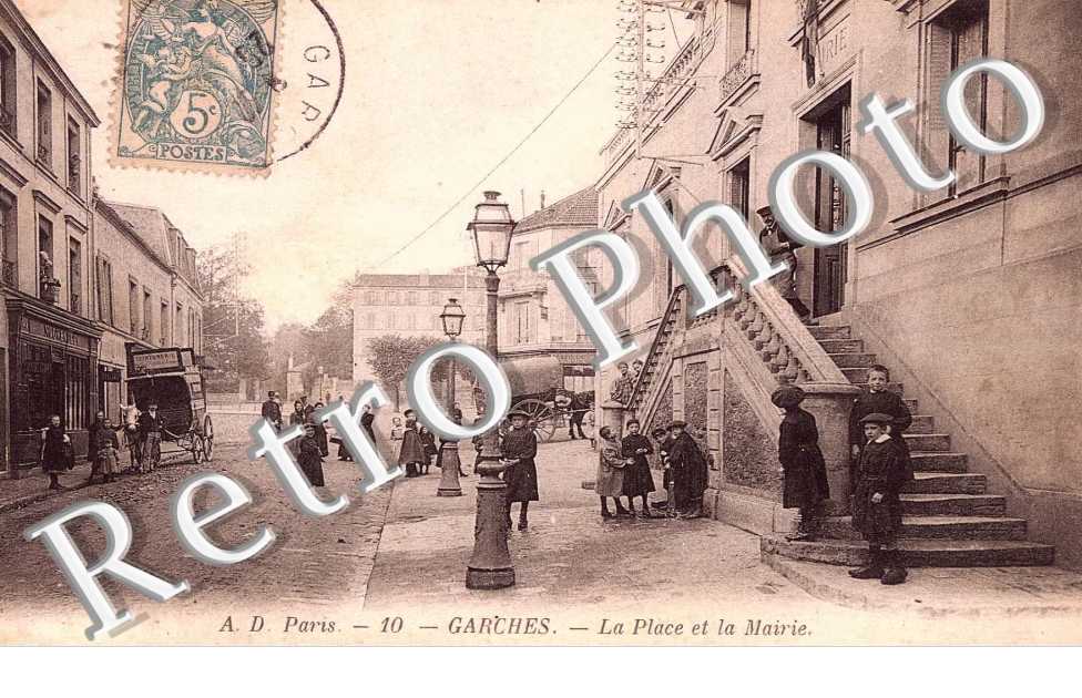 La place et la mairie