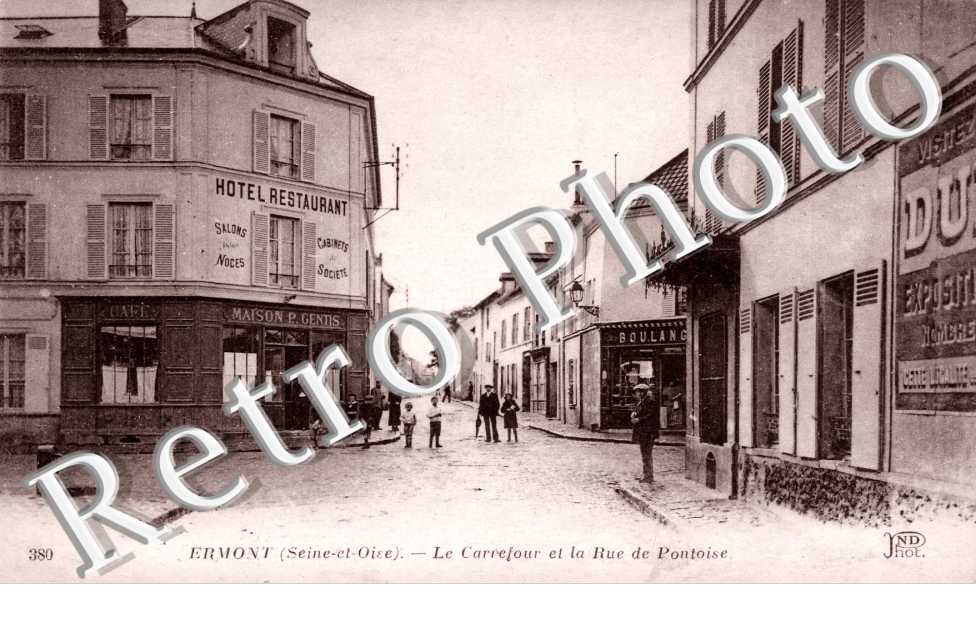 Le Carrefour et la Rue de Pontoise