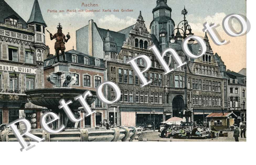 Partie am markt mit Denkmal Karls des grossen