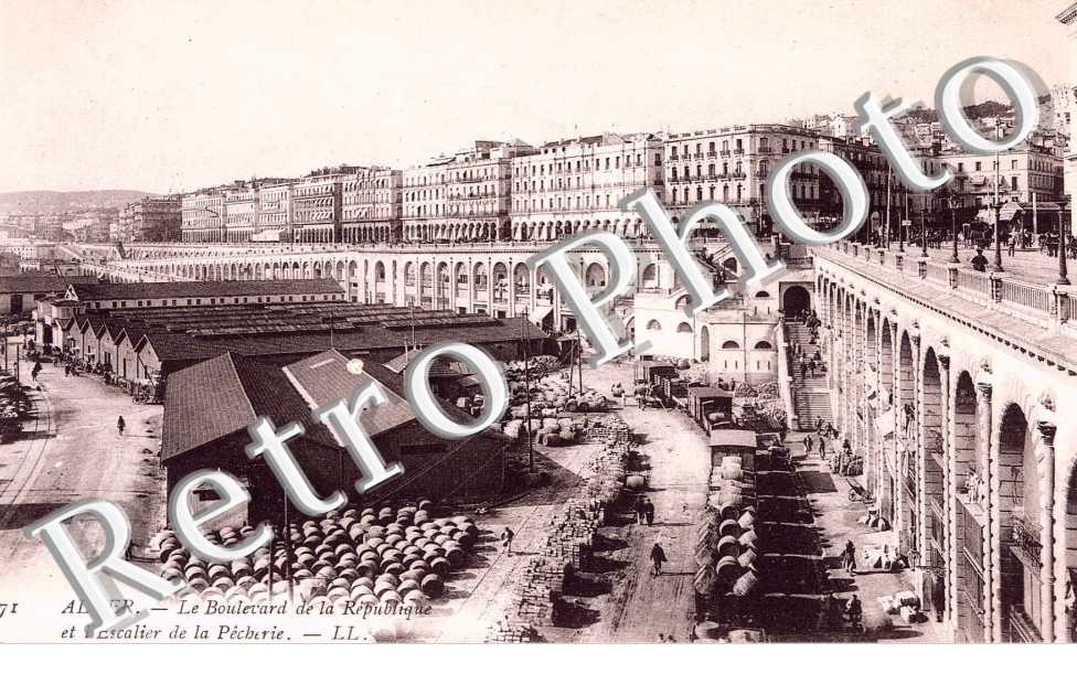 Le Boulevard de la République et l&#039;escalier de la Pêcherie