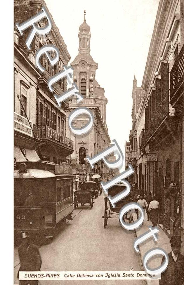 Calle Defensa con iglesia Santo Domingo
