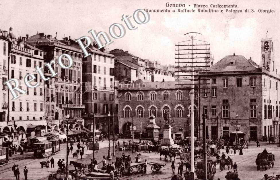 Piazza Caricamento - Monumento a Raffaele Rubattino e palazzi di S. Giorgio
