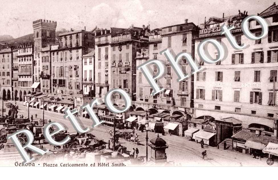 Piazza Caricamento ed Hotel Smith