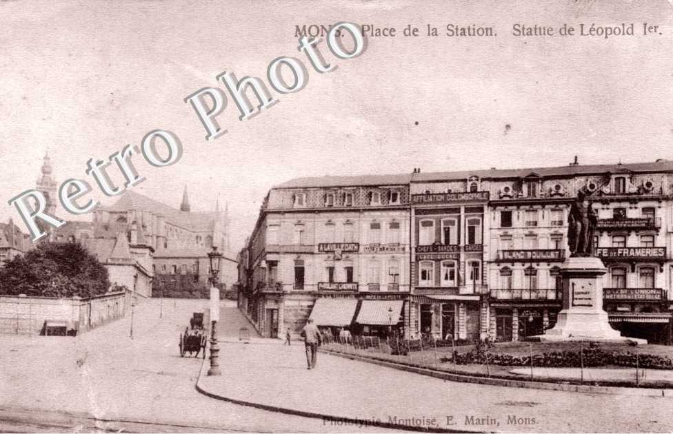 Place de la Station Statue de Leopold 1er