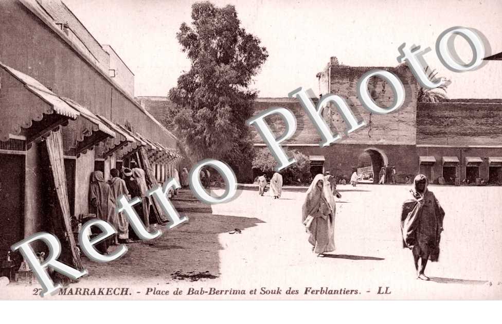 Place de Bab-Berrima et Souk des Ferblantiers