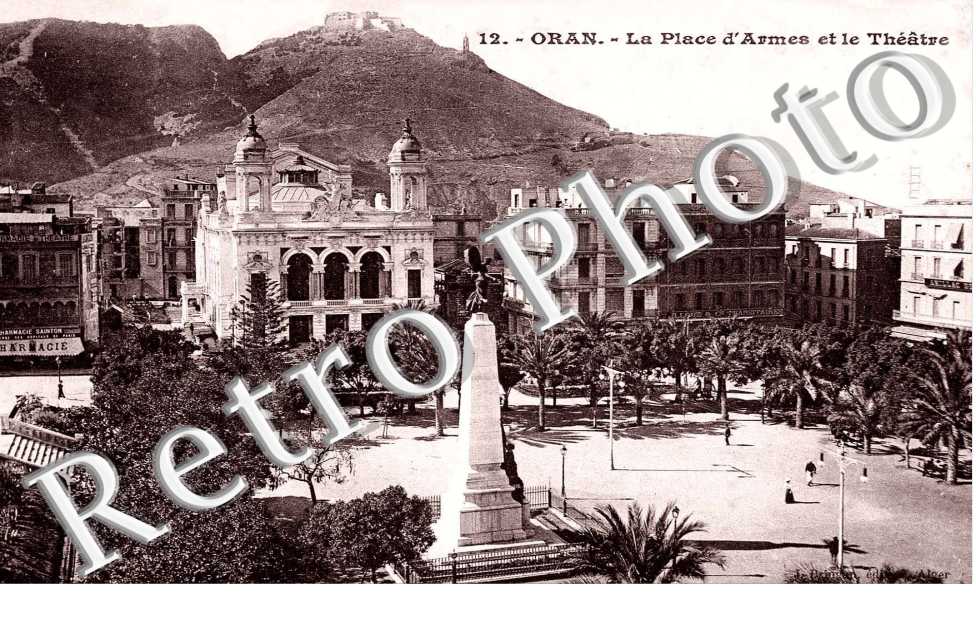 La Place d'Armes et le Théâtre