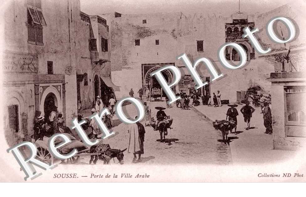 Porte de la ville arabe