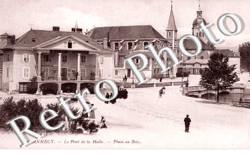 le pont de l&#039;Halle Place au bois