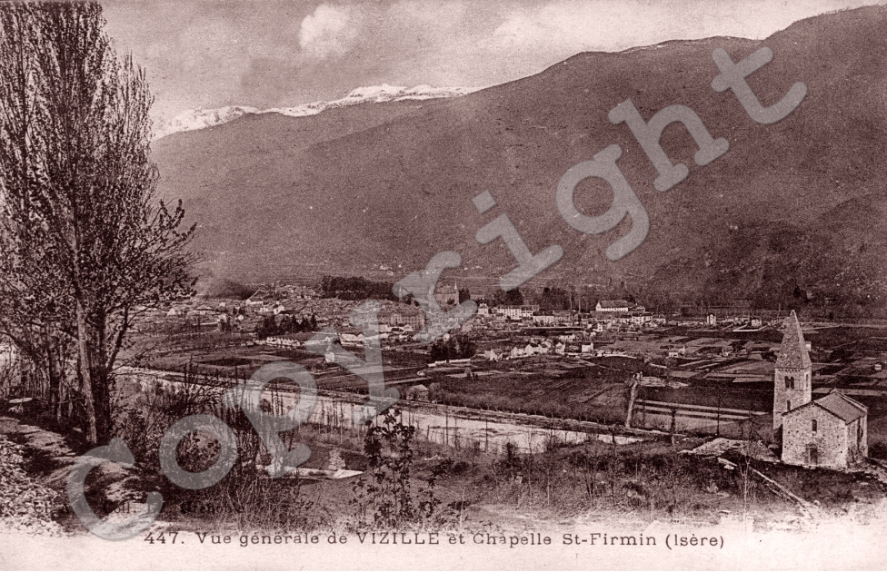 Vue generale de Vizille et Chapelle Saint-Firmin
