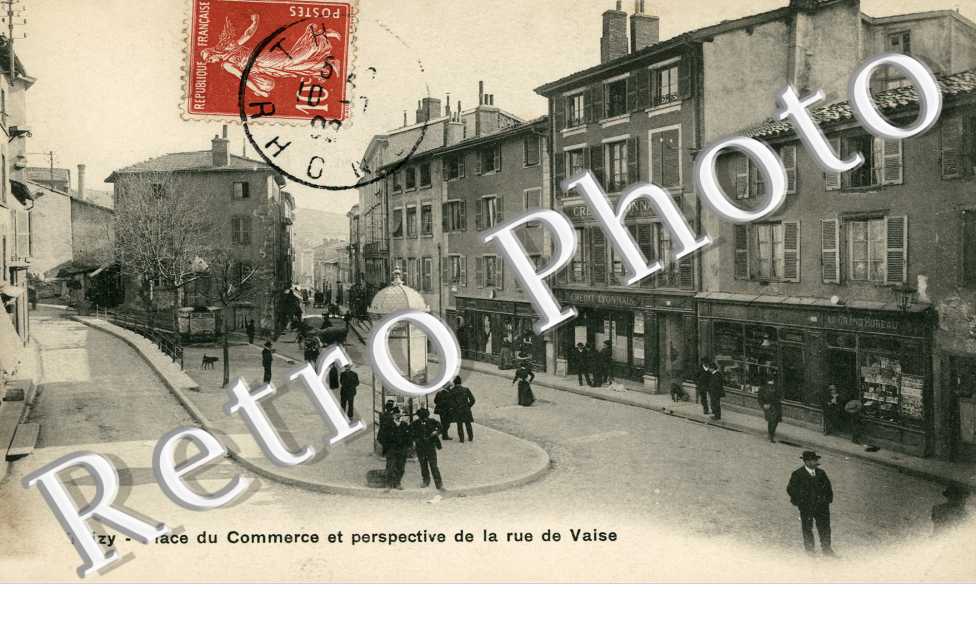 Place du commerce et perspective de la rue de Vaise