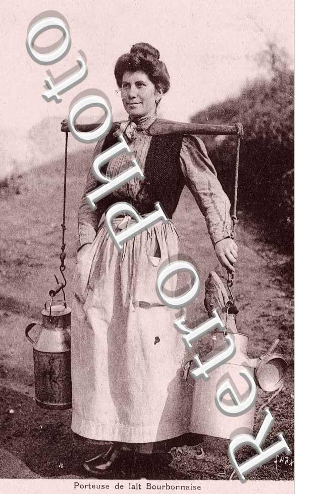Porteuse du lait Bourbonnais