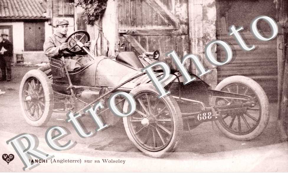 Bianchi (Angleterre) sur sa Wolseley