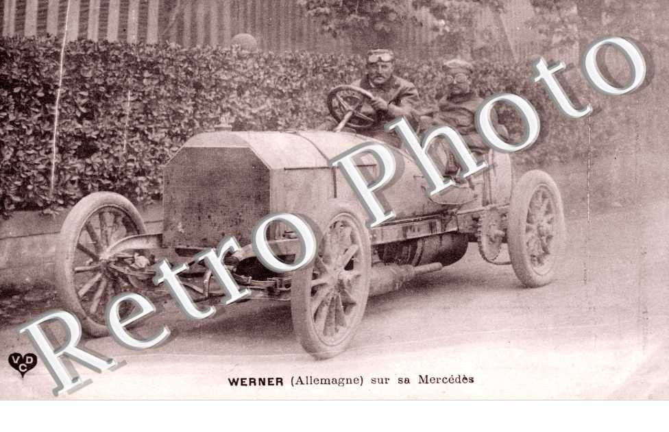 Werner (Allemagne) sur sa Mercedes