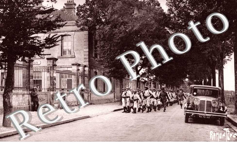 Vers les casernes