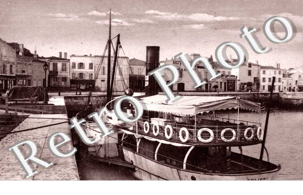Le Coligny a quai