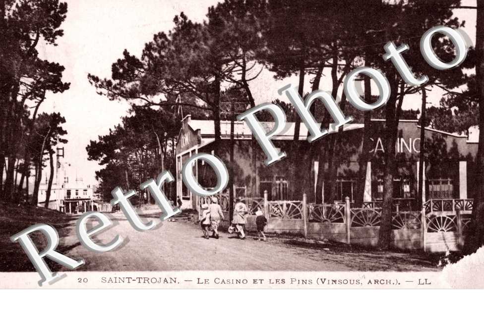 Le Casino et les Pins
