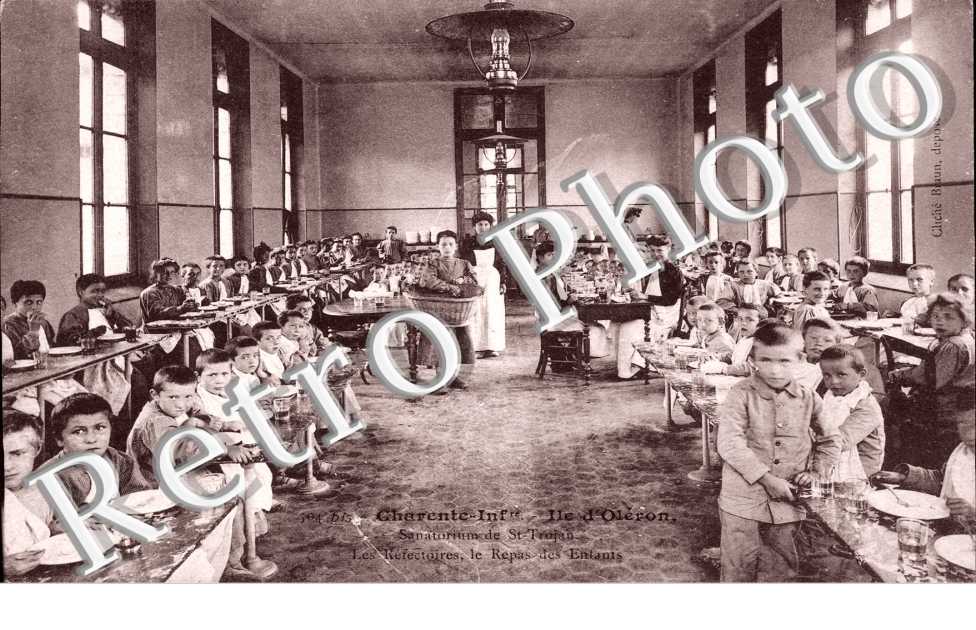 Sanatorium - Le refectoire, Repas des Enfants