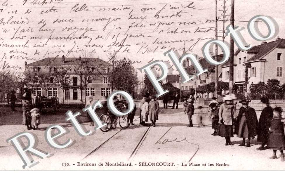 La Place et les Ecoles