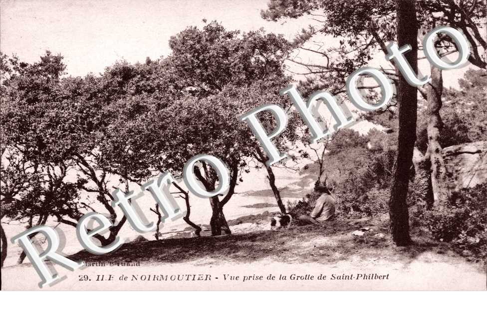Vue prise de la Grotte de Saint Philbert
