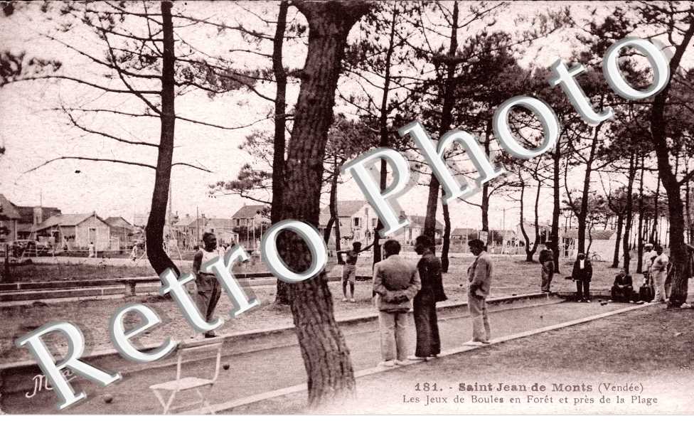 Les Jeux de Boules en Foret et pres de la Plage