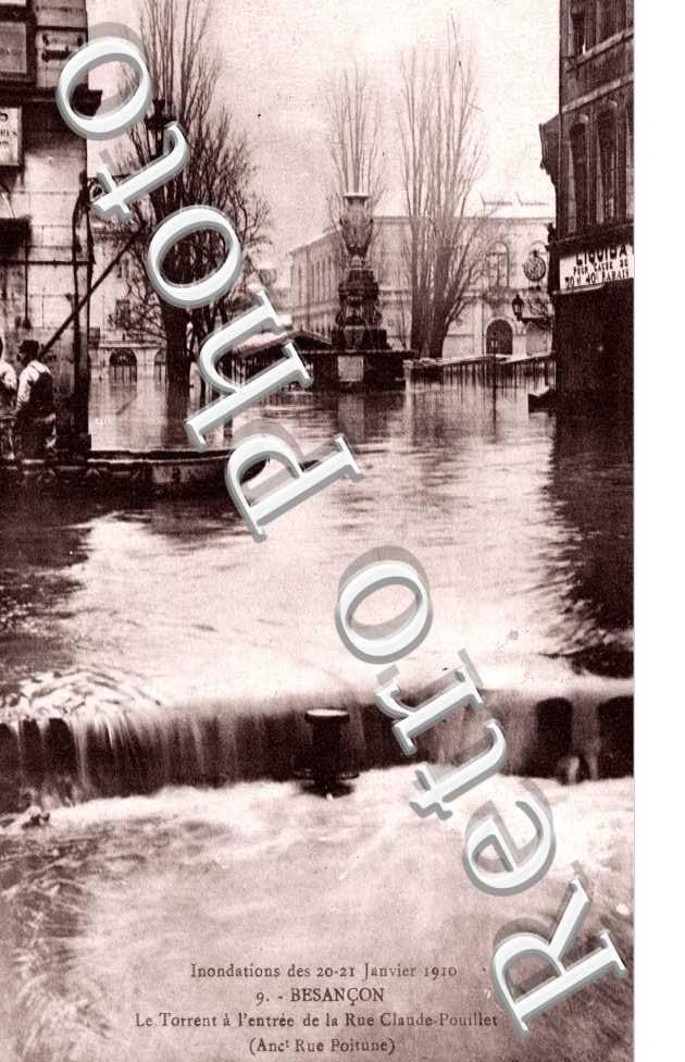 Inondations de Janvier 1910 -  Le Torrent a l'entree de la rue Claude Pouillet