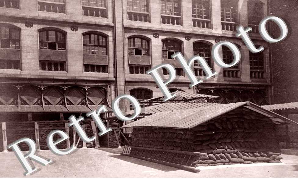 Caserne et sacs de sable