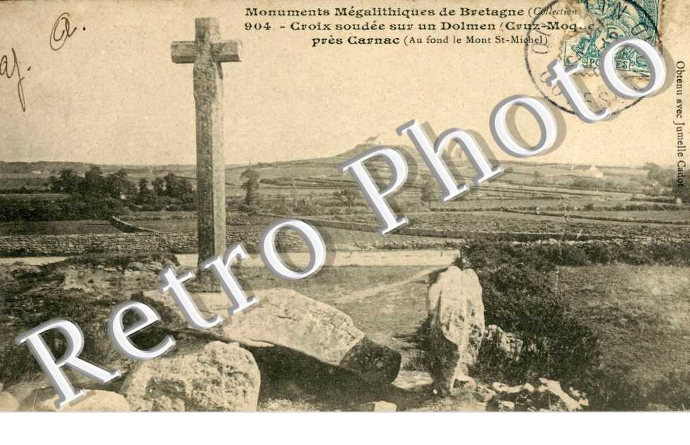 Croix Soudee sur un Dolmen